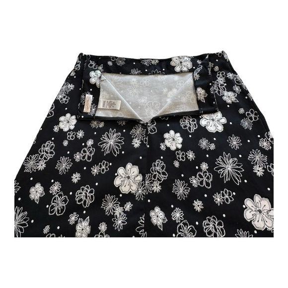 Northern Reflections Black A Line Skirt With White Flowers - Size 18 - Picture 4 of 9
